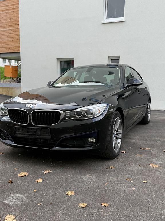 Schwarz Gebraucht 2015 BMW 320 Gran Turismo Sport Line Limousine | 16.900 € (Fairer Preis) - Bild 1/4