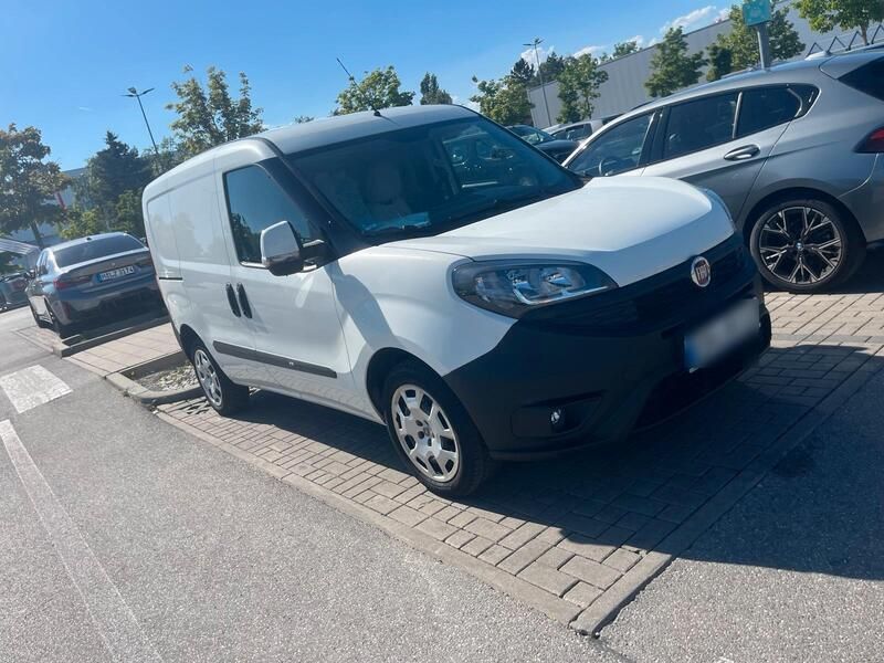 Weiß Gebraucht 2018 Fiat Doblò Van / Kleinbus | 6.500 € (Superpreis) - Bild 1/4