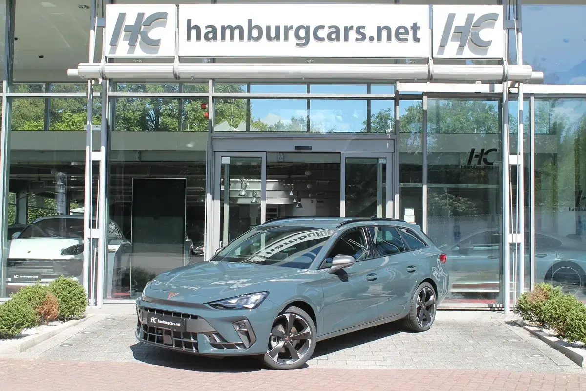 Neu Cupra Leon Basis 150 PS (110 kW) 2025 Blau Limousine