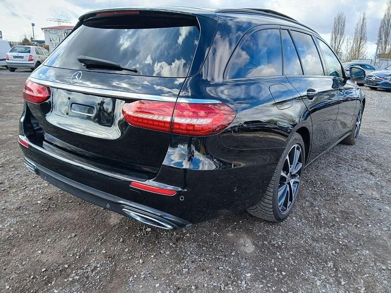 Gebraucht Mercedes E300 265 PS (194 kW) 2021 Schwarz Limousine