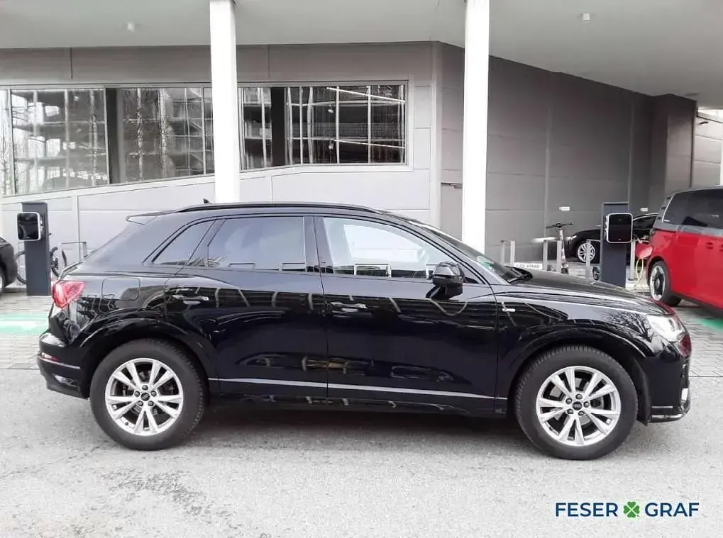 Gebraucht Audi Q3 S-Line 150 PS (110 kW) 2024 Mythosschwarz metallic SUV