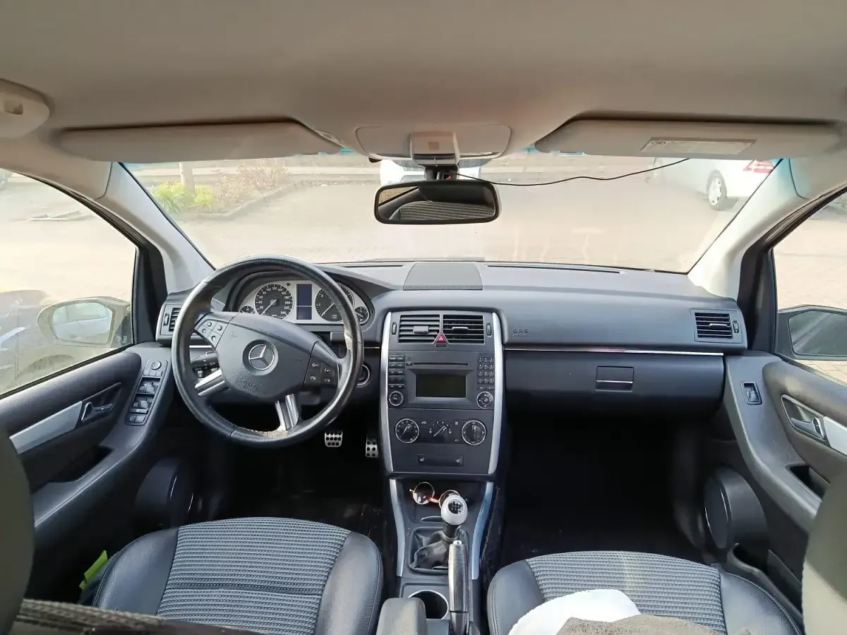 Gebraucht Mercedes B150 109 PS (80 kW) 2007 Schwarz Van / Kleinbus