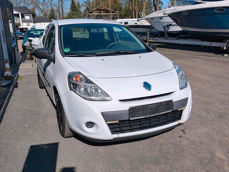 Gebraucht Renault Clio IV 75 PS (55 kW) 2012 Weiß Kleinwagen