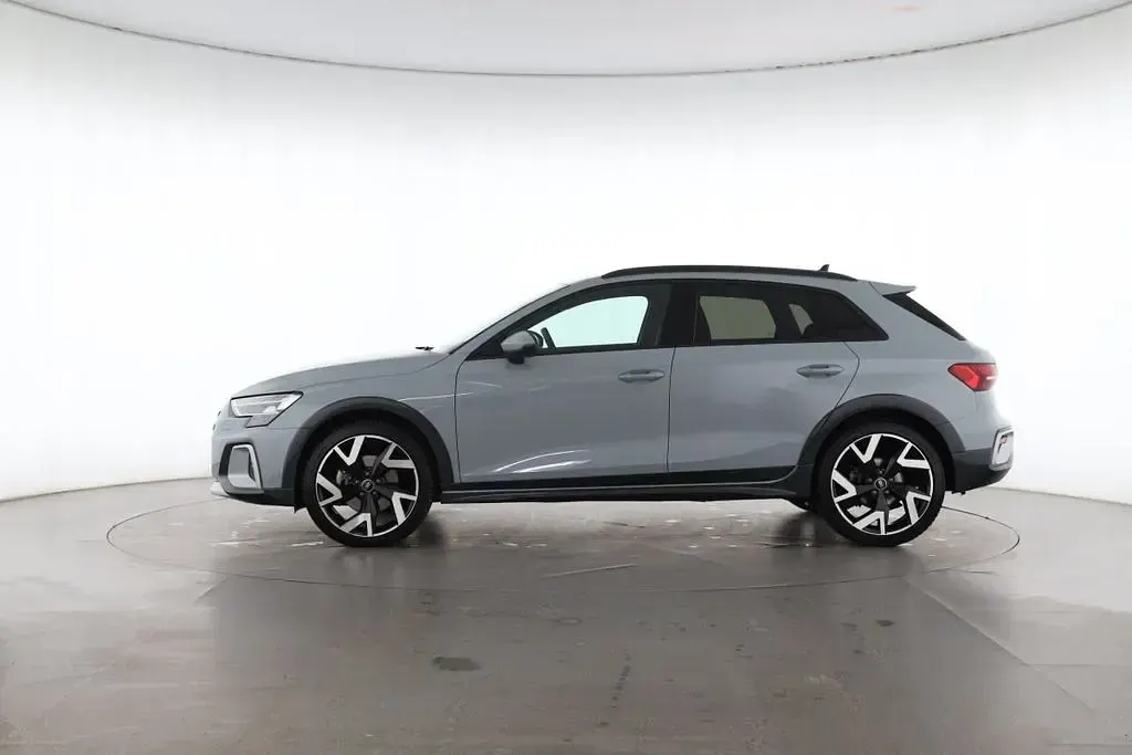 Gebraucht Audi A3 Ambiente 204 PS (150 kW) 2025 Grau Limousine
