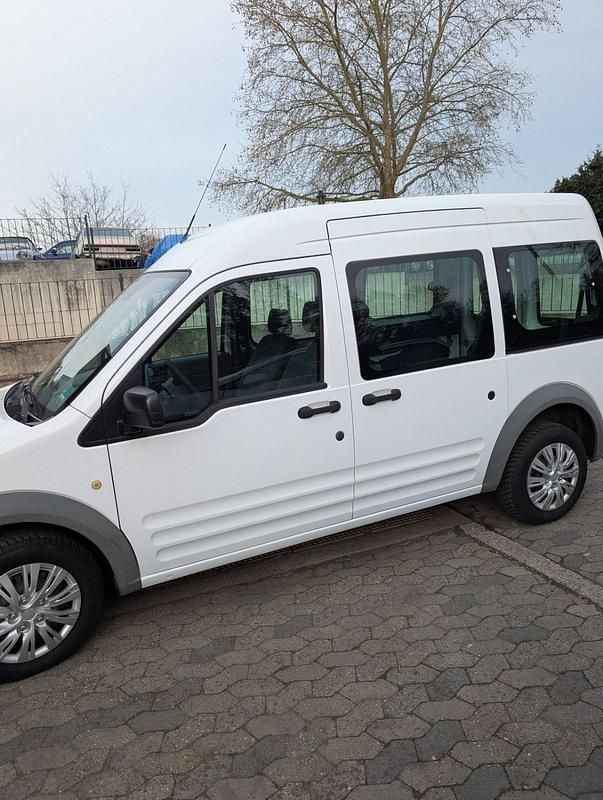 Gebraucht Ford Tourneo Connect 90 PS (66 kW) 2011 Weiß Van / Kleinbus