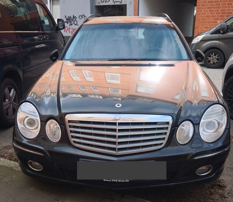 Schwarz Gebraucht 2007 Mercedes E320 Elegance Kombi | 7.900 € (Teuer) - Bild 1/4