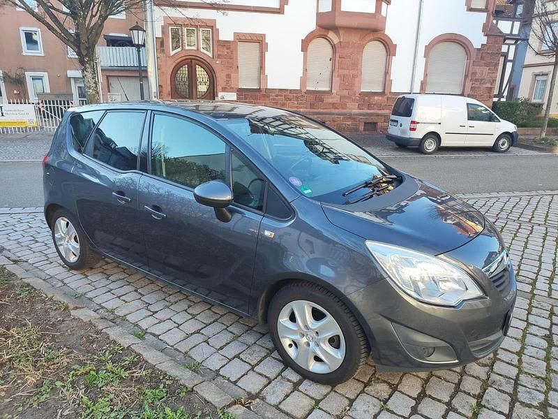 Gebraucht Opel Meriva Design Edition 120 PS (88 kW) 2012 Grau Van / Kleinbus