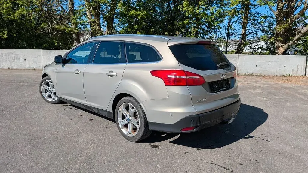Używany Ford Focus Titanium 150 KM (110 kW) 2016 Szary Sedan/Limuzyna