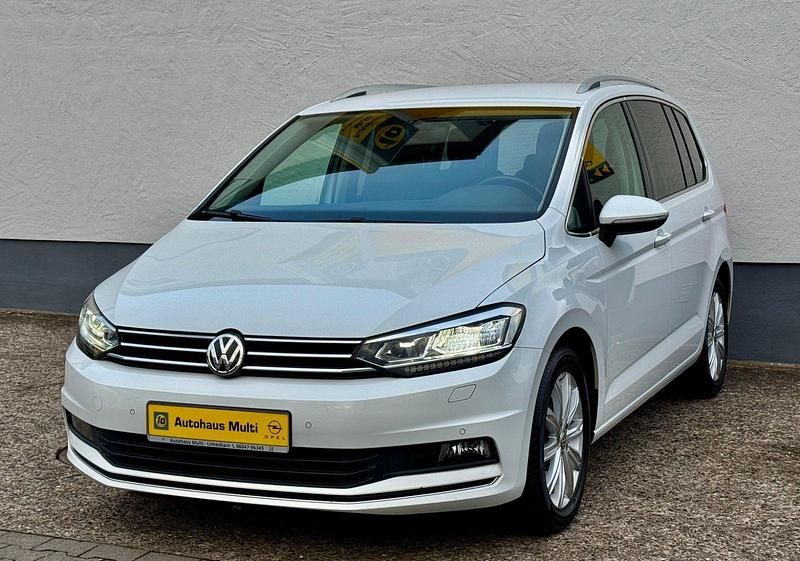 Gebraucht VW Touran Highline 150 PS (110 kW) 2018 Weiß Van / Kleinbus