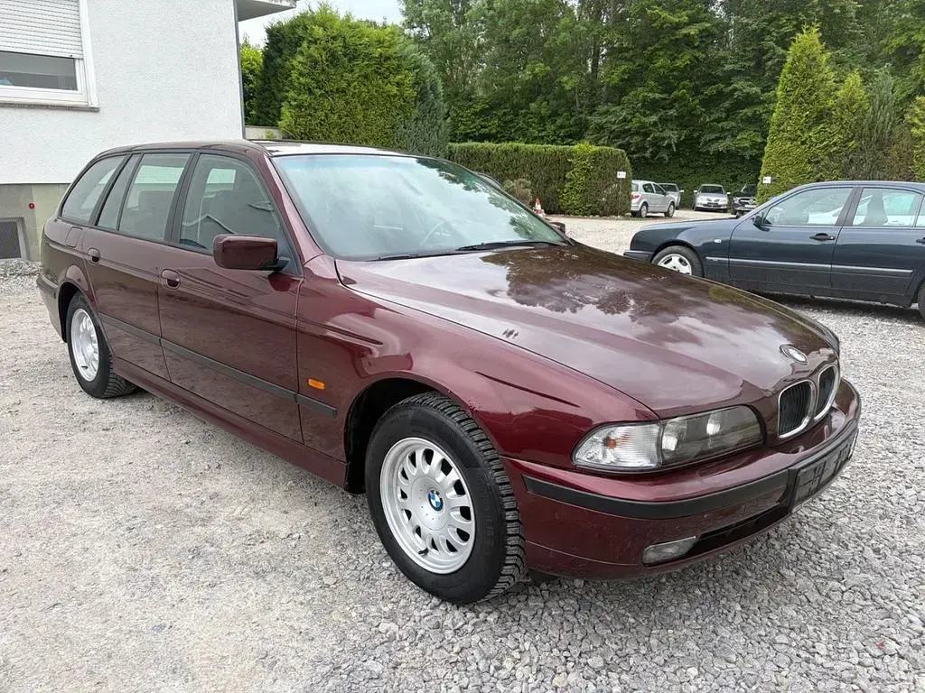 Gebraucht BMW 523 170 PS (125 kW) 1998 Rot Limousine