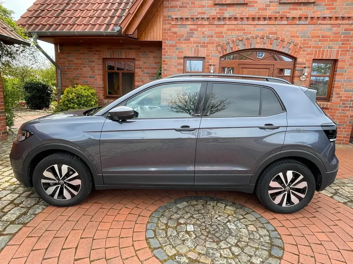 Gebraucht VW T-Cross Move 95 PS (69 kW) 2023 Grau SUV