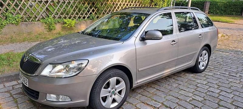 Gebraucht Skoda Octavia Active 105 PS (77 kW) 2012 Kombi