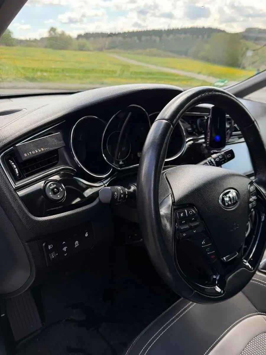 Gebraucht Kia Ceed DREAM-TEAM Edition 136 PS (100 kW) 2018 Weiß Kleinwagen