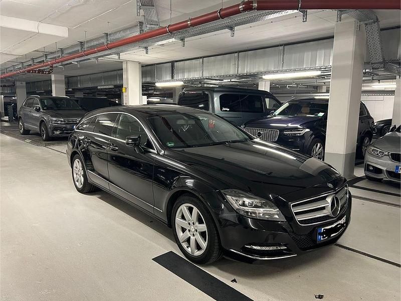Schwarz Gebraucht 2014 Mercedes CLS350 Shooting Brake Kombi | 11.500 € (Guter Preis) - Bild 1/4