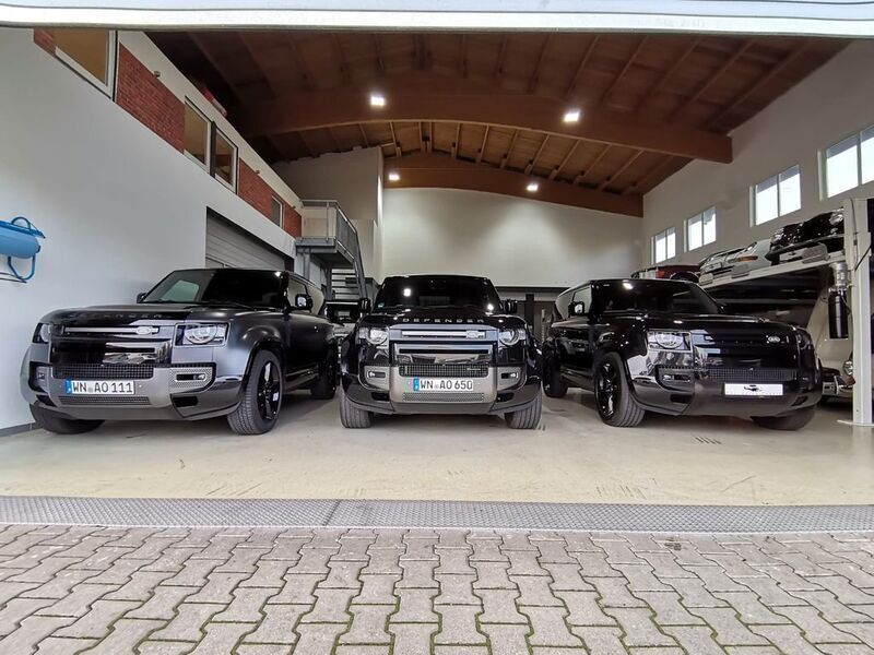 Gebraucht Land Rover Defender 525 PS (386 kW) 2022 Santorini black SUV
