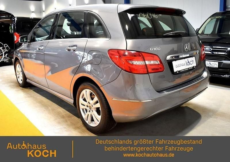 Gebraucht Mercedes B180 122 PS (89 kW) 2014 Mountaingrau Van / Kleinbus