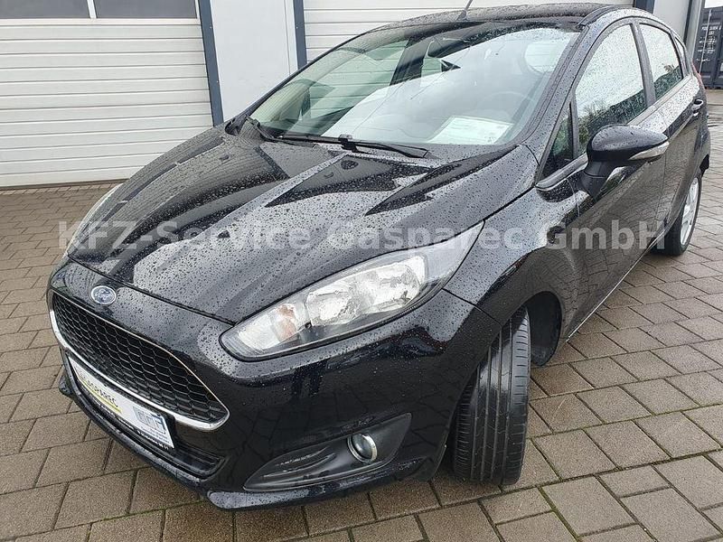 Schwarz Gebraucht 2017 Ford Fiesta Celebration Limousine | 6.900 € (Fairer Preis) - Bild 1/4