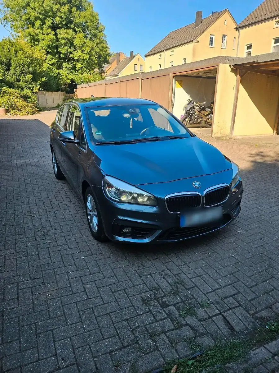 Gebraucht BMW 216 Active Tourer 105 PS (77 kW) 2015 Grau Van / Kleinbus