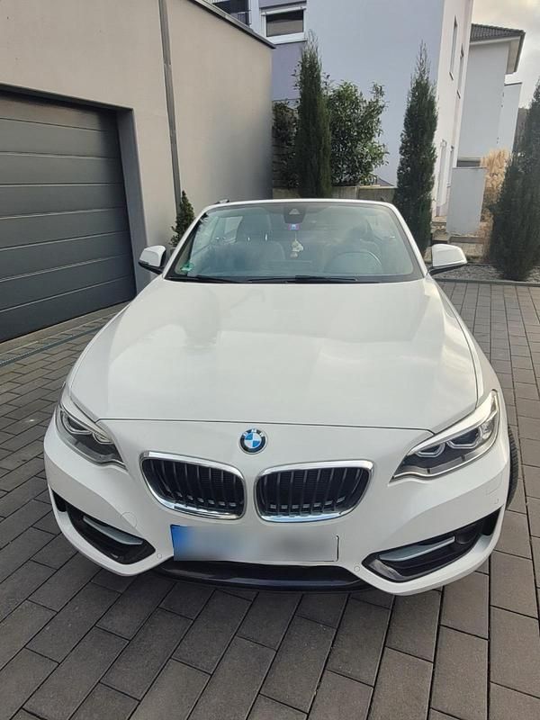 Weiß Gebraucht 2017 BMW 218 Sport Line Cabrio | 17.000 € (Fairer Preis) - Bild 1/4