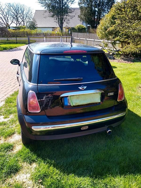 Usado Mini ONE 90 HP (66 kW) 2003 Preto Citadino