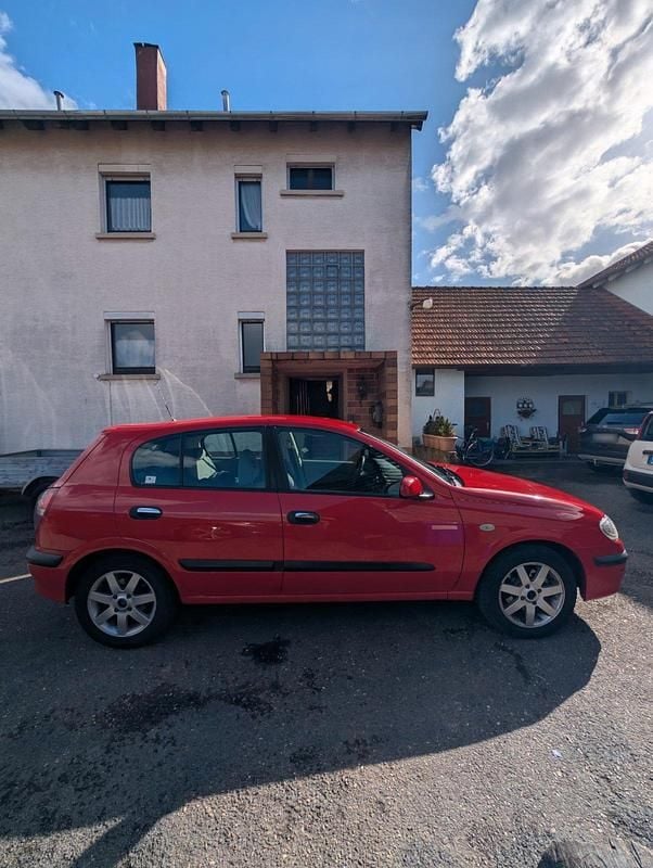 Gebraucht Nissan Almera 90 PS (66 kW) 2002 Rot Kleinwagen