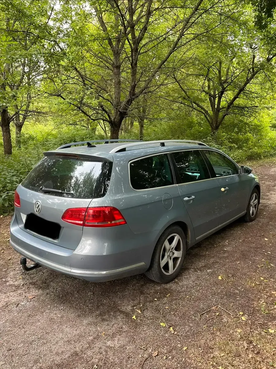 Gebraucht VW Passat Highline 105 PS (77 kW) 2012 Blau Kombi