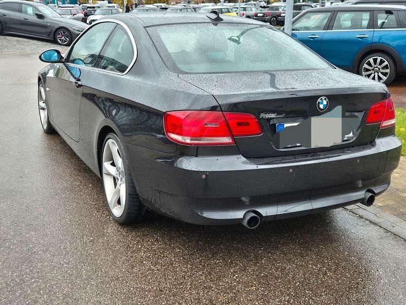 Schwarz Gebraucht 2007 BMW 335 Comfort Edition Coupé | 22.999 € (Fairer Preis) - Bild 1/4
