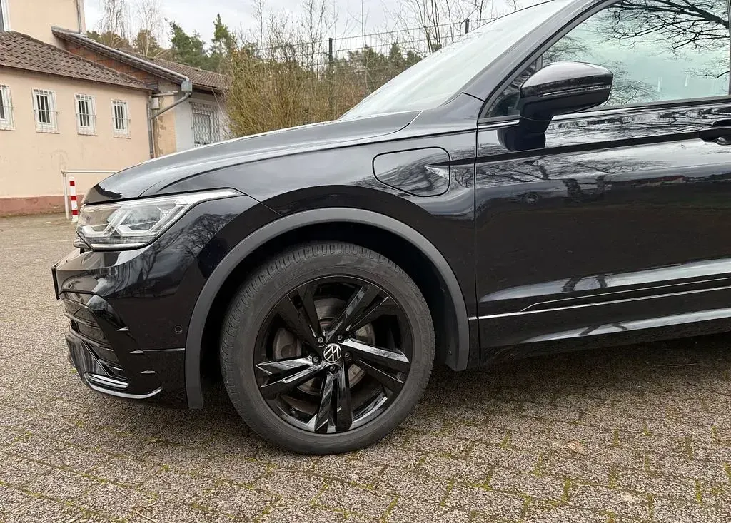 Gebraucht VW Tiguan R-line 204 PS (150 kW) 2021 Schwarz SUV