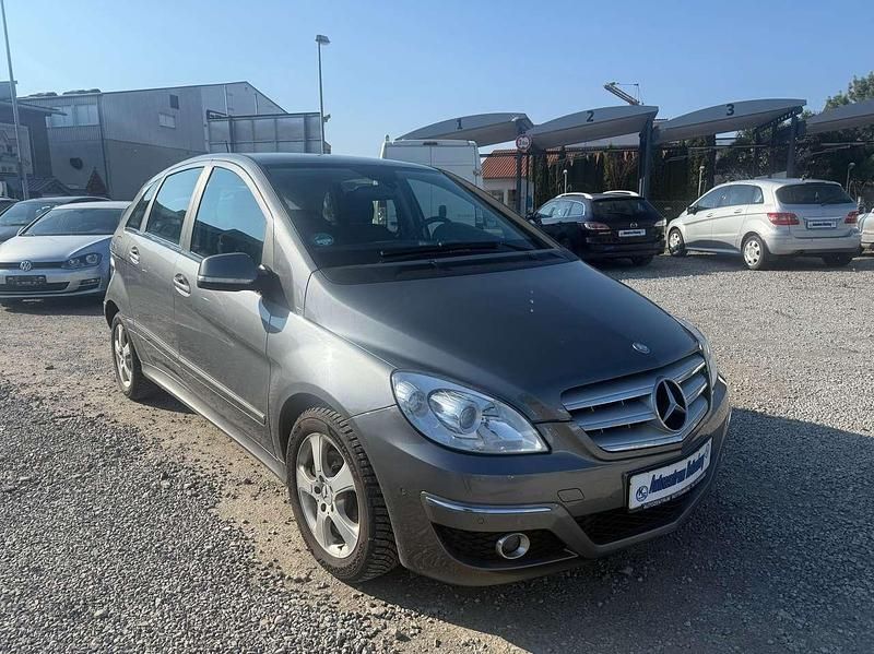 Gebraucht Mercedes B200 140 PS (102 kW) 2010 Mountaingrau  met. Van / Kleinbus