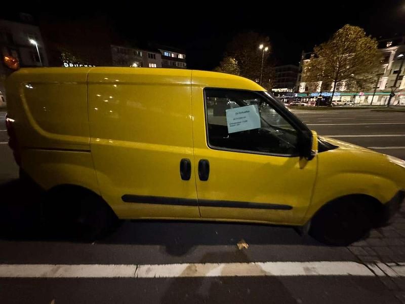 Gebraucht Fiat Doblò 101 PS (74 kW) 2010 Gelb Van / Kleinbus