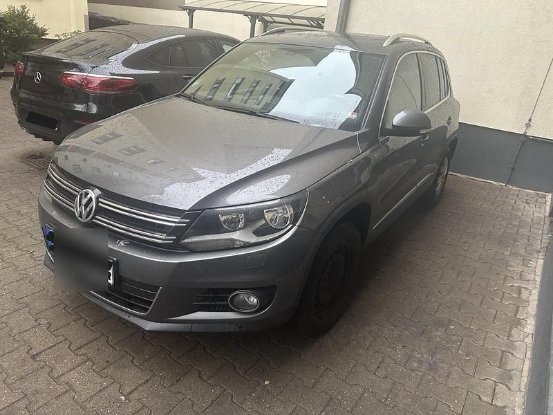 Grau Gebraucht 2013 VW Tiguan Sportline SUV | 9.990 € (Fairer Preis) - Bild 1/4
