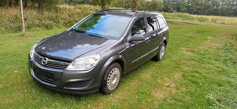 Grau Gebraucht 2009 Opel Astra Edition Kombi | 1.990 € (Fairer Preis) - Bild 1/4
