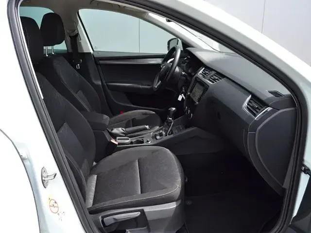 Gebraucht Skoda Octavia Business Line 116 PS (85 kW) 2018 Weiß Kombi