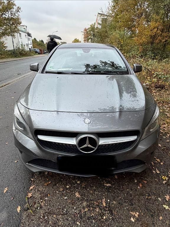 Grau Gebraucht 2014 Mercedes CLA180 Limousine | 16.000 € (Guter Preis) - Bild 1/4