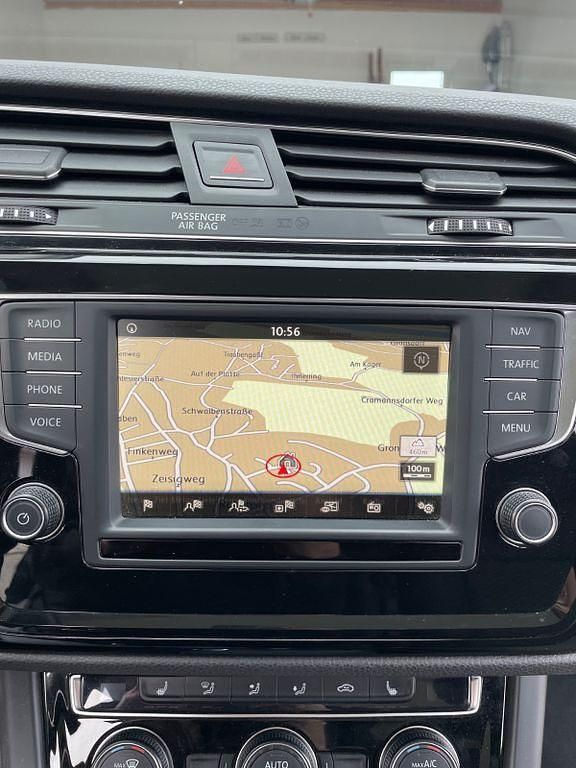 Gebraucht VW Touran Comfortline 150 PS (110 kW) 2015 Blau Van / Kleinbus