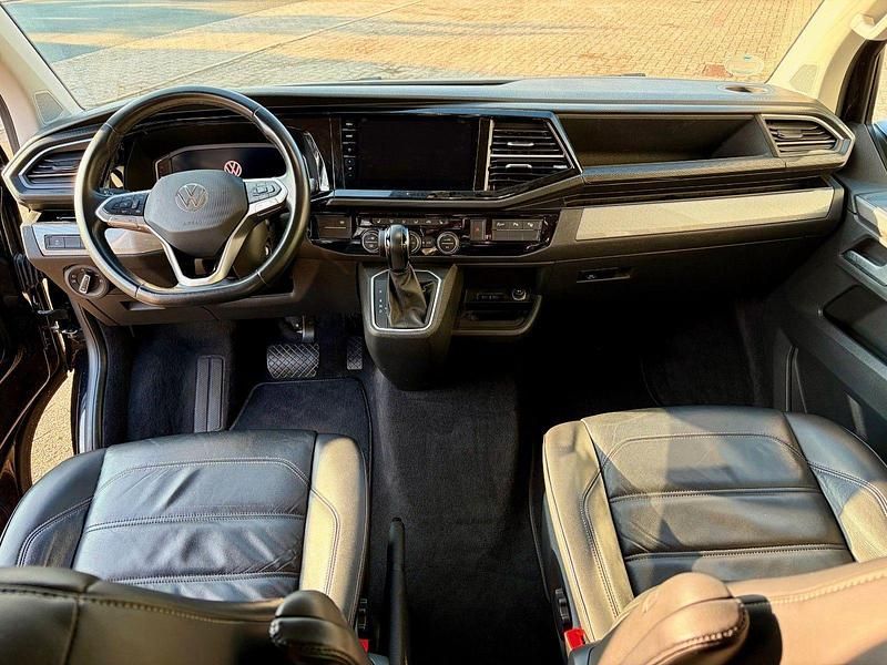 Second-hand VW Multivan Generation Six 204 CP (150 kW) 2021 Negru Monovolum