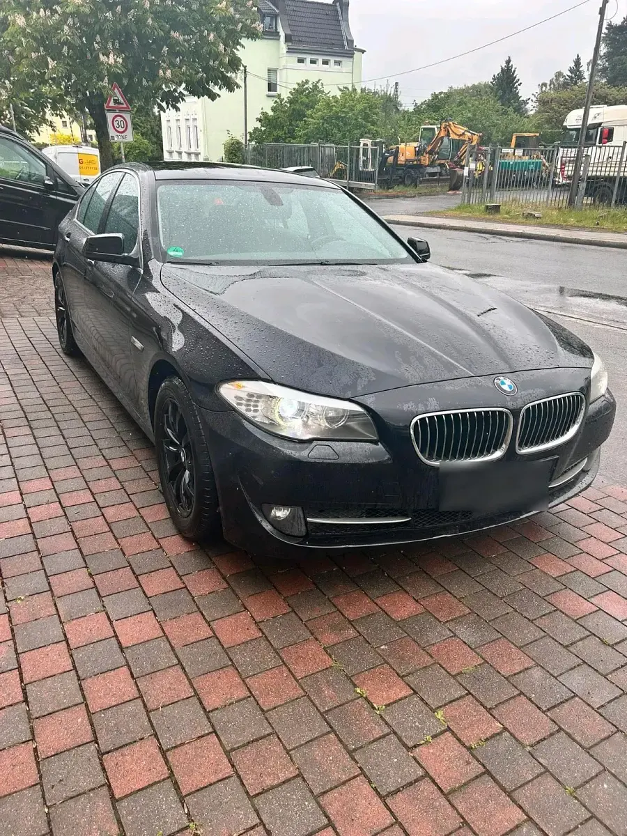 Gebraucht BMW 530 245 PS (180 kW) 2010 Schwarz Limousine