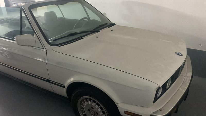 Weiß Gebraucht 1990 BMW 325 Cabrio | 11.850 € - Bild 1/4