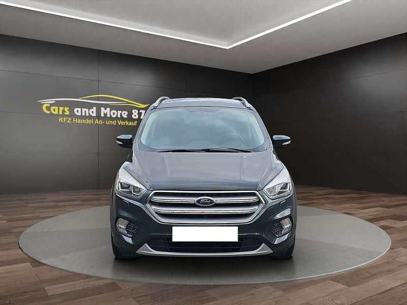Gebraucht Ford Kuga 150 PS (110 kW) 2017 Grün SUV
