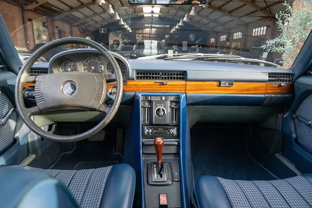 Gebraucht Mercedes S280 156 PS (114 kW) 1977 Grau Limousine