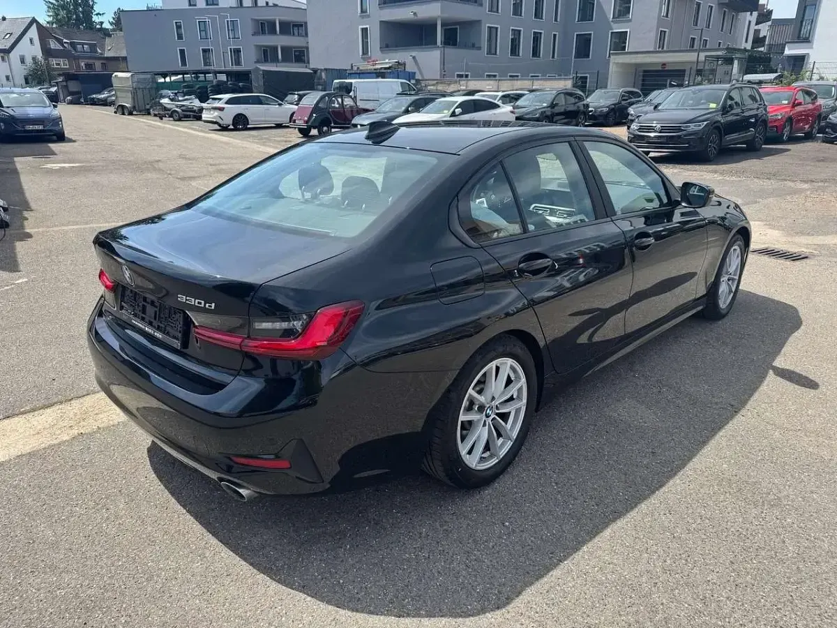 Gebraucht BMW 330 Advantage 286 PS (210 kW) 2022 Schwarz ii Limousine