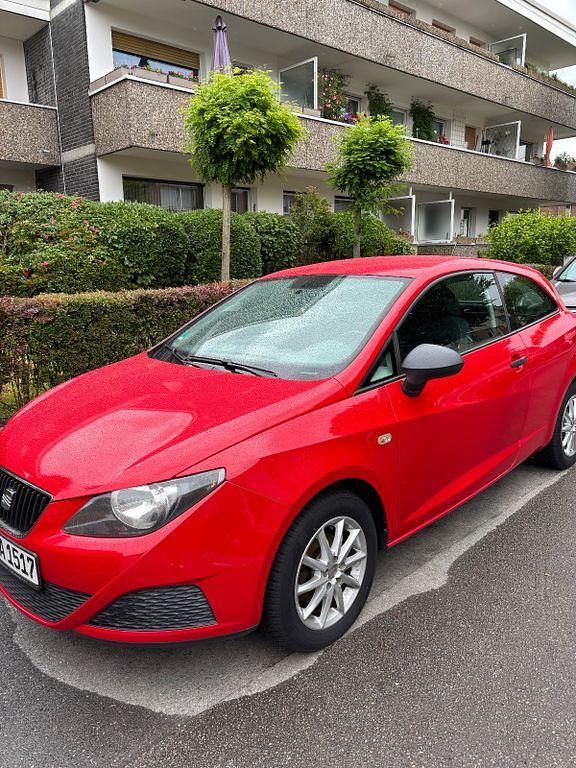 Rot Gebraucht 2011 Seat Ibiza SC Kleinwagen | 3.890 € (Guter Preis) - Bild 1/4