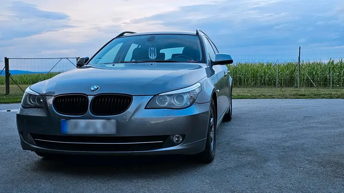 Gebraucht BMW 523 190 PS (139 kW) 2009 Silber Kombi