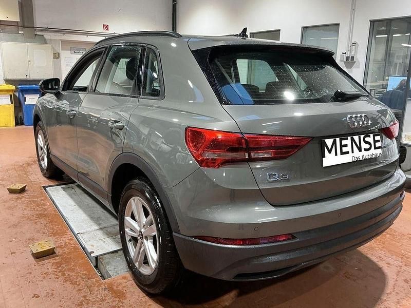 Gebraucht Audi Q3 Basis 245 PS (180 kW) 2022 Chronosgrau SUV