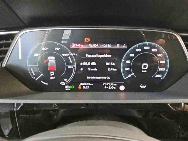 Gebraucht Audi e-tron S-Line 300 kW (408 PS) 2022 Gletscherweiß SUV