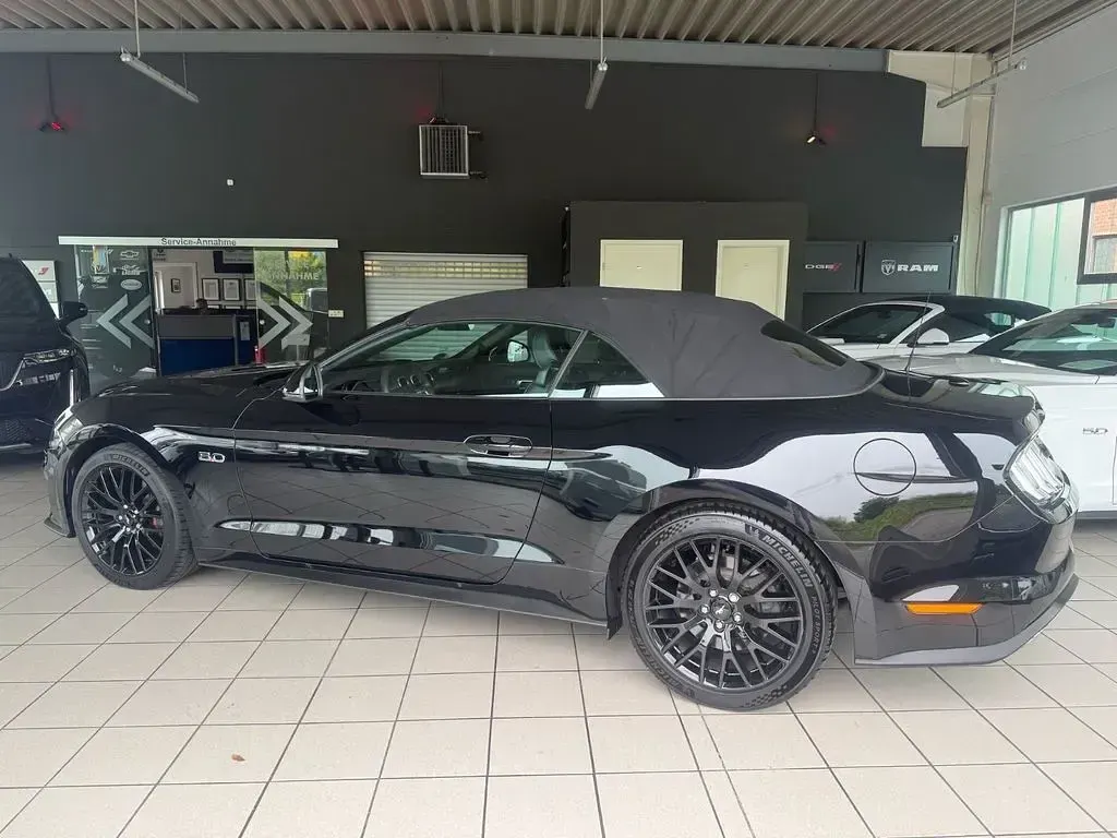 Gebraucht Ford Mustang GT 450 PS (330 kW) 2018 Schwarz Cabrio