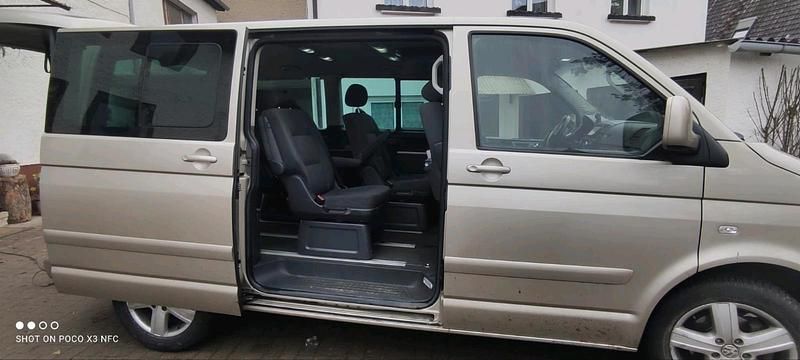 Gebraucht VW Multivan 174 PS (127 kW) 2004 Andere farben Van