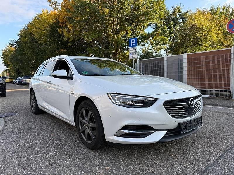 Weiß Gebraucht 2018 Opel Insignia Innovation Kombi | 8.950 € (Etwas zu teuer) - Bild 1/4
