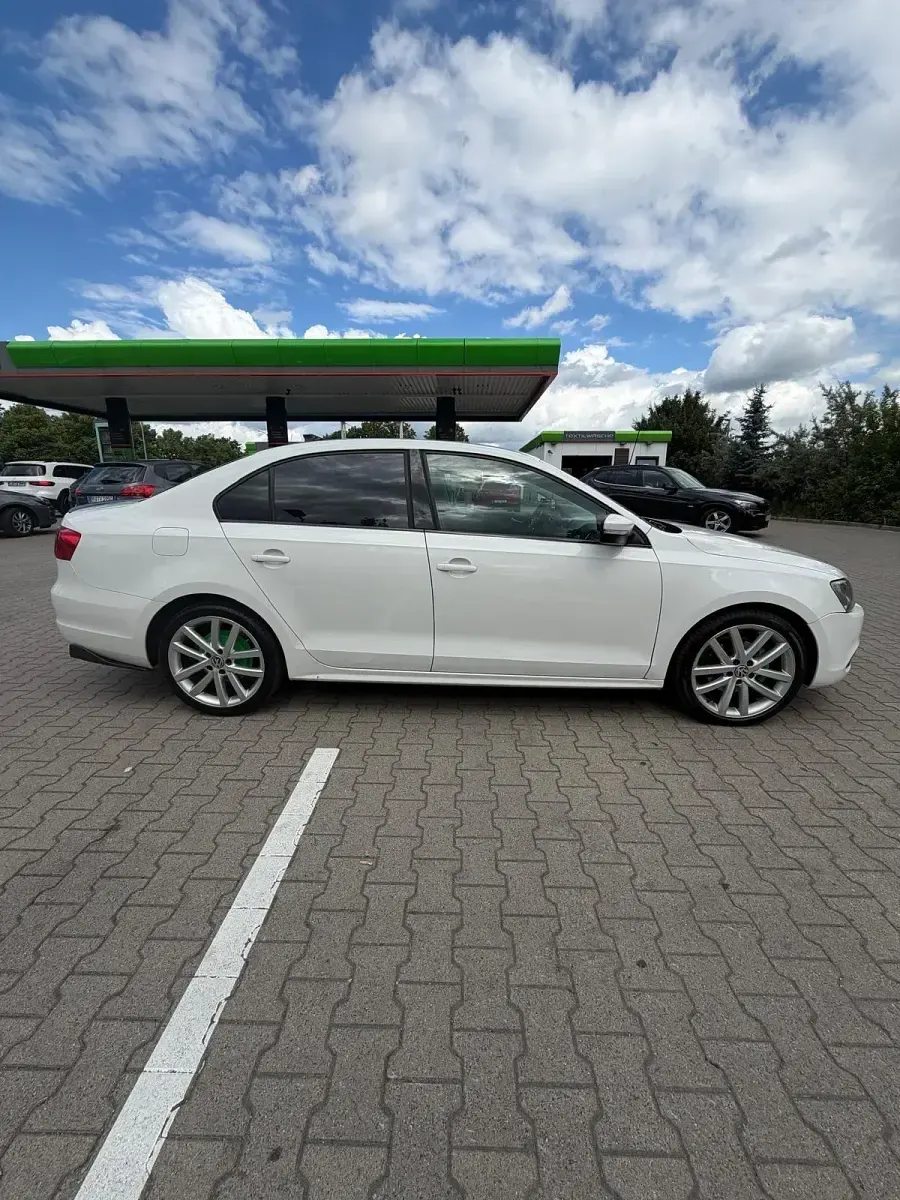 Gebraucht VW Jetta 170 PS (125 kW) 2011 Weiß Limousine