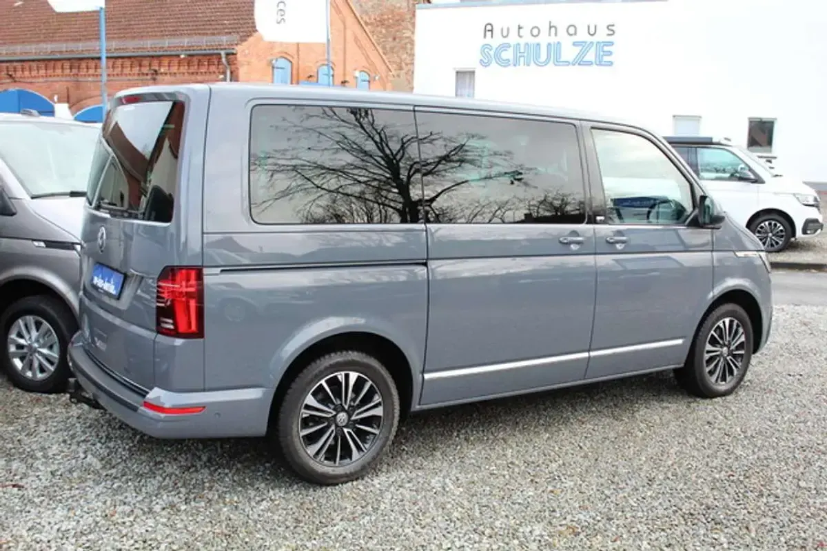 Gebraucht VW Multivan Generation Six 150 PS (110 kW) 2021 Grau Van / Kleinbus